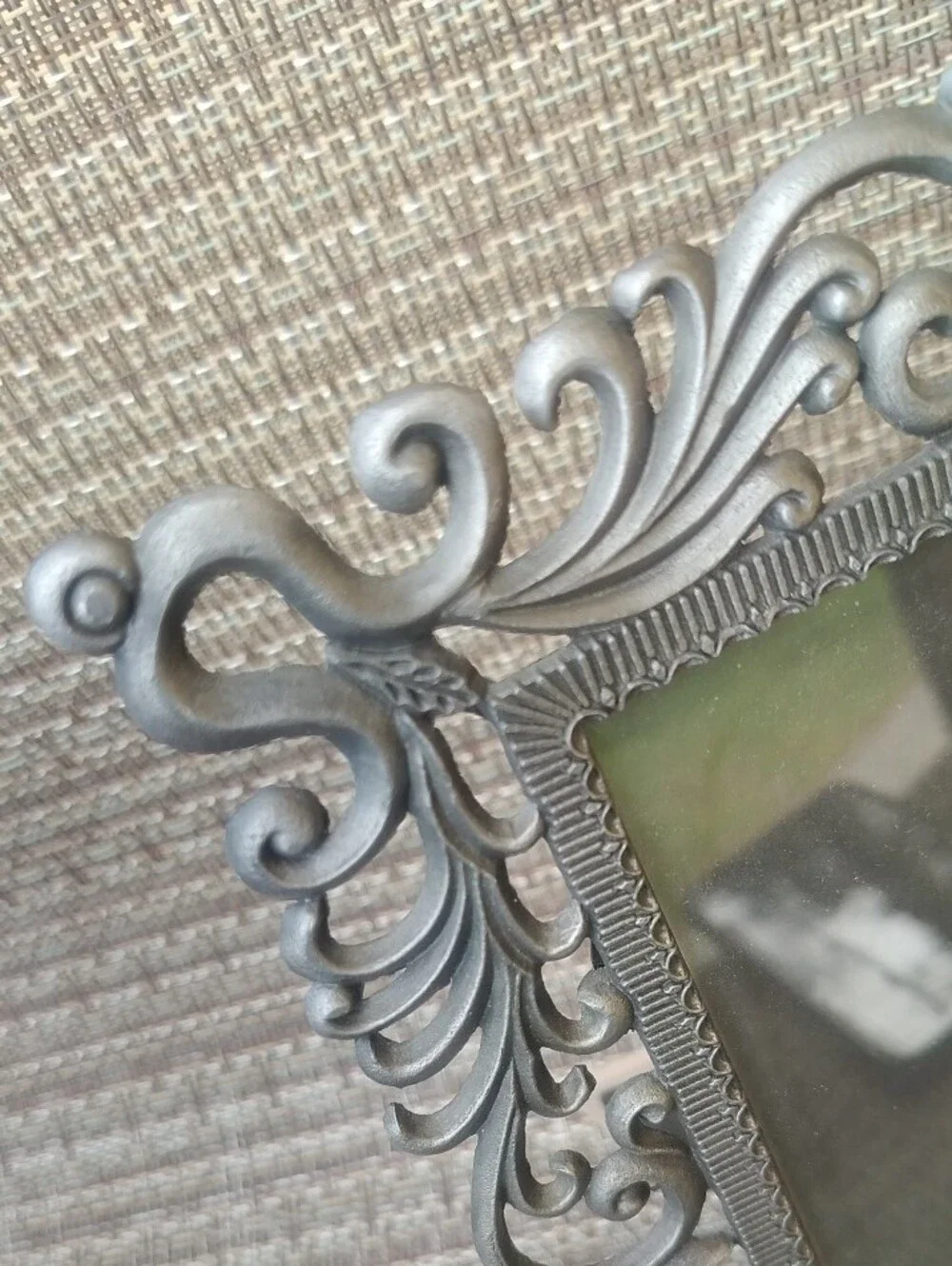 Jennifer Moore,Ornate Silver-Tone Decorative Picture Frame - Elegant Home Accent